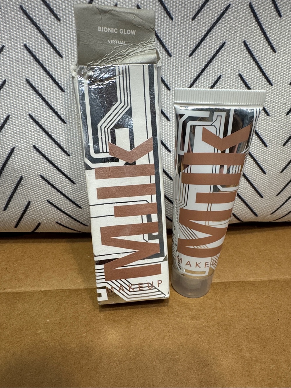 Milk Makeup Bionic Glow Illuminating Gel - Seal with Damaged Box